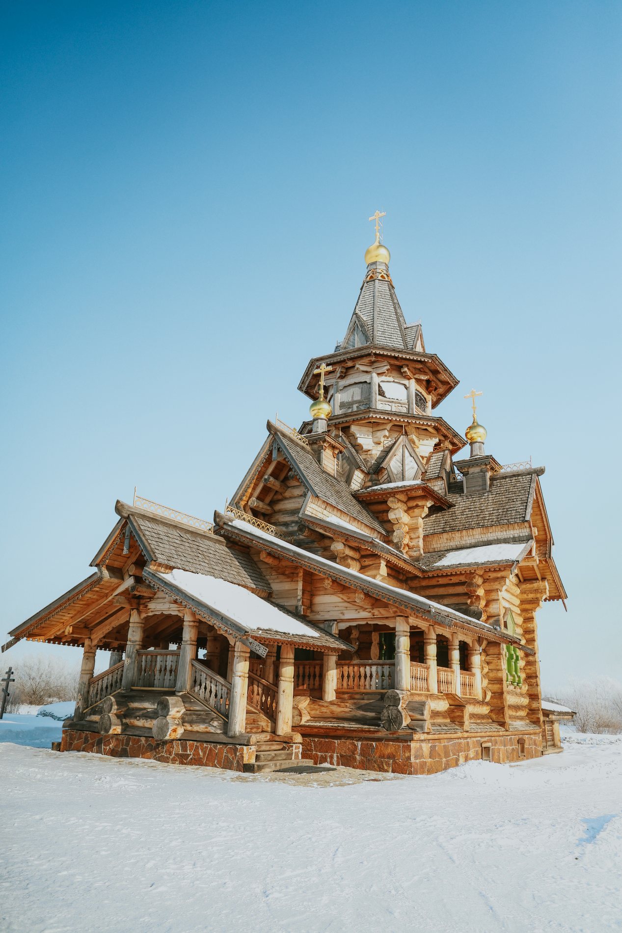 Храм Николая Чудотворца зимой на Алтае